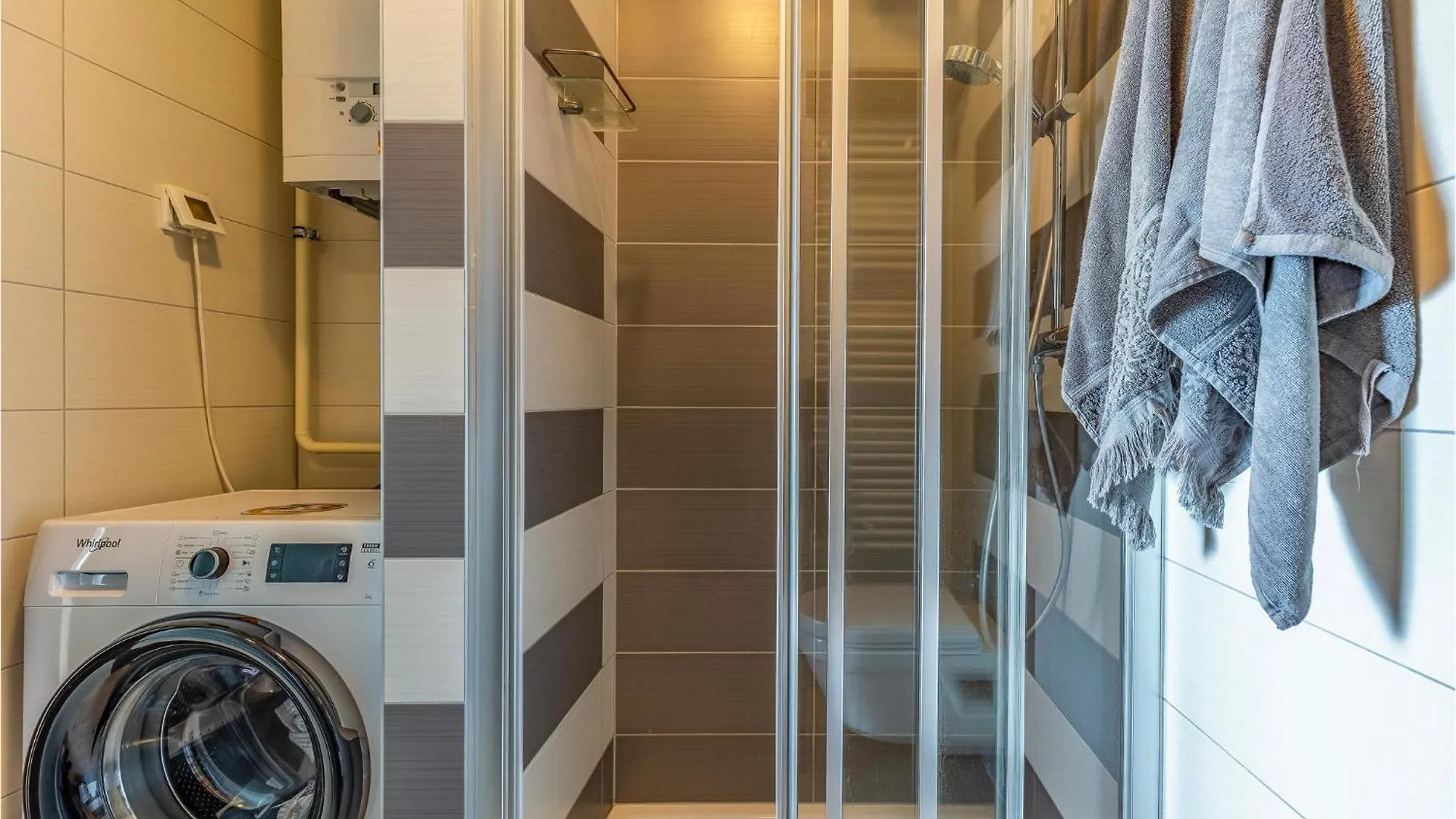 Beautiful Apartment In Pomer With Wifi